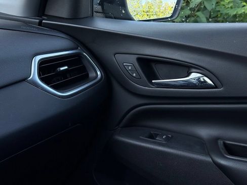 Used 2018 Chevrolet Equinox LT AWD/4WD image 37