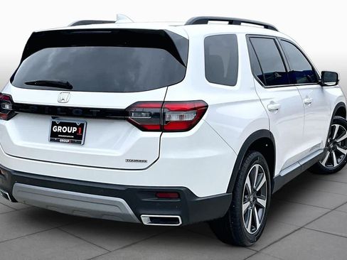 Used 2023 Honda Pilot Touring image 12