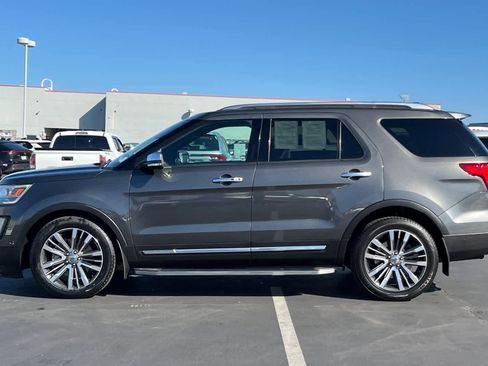 Used 2017 Ford Explorer Platinum image 9