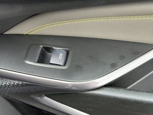 Used 2025 Chevrolet Trax ACTIV w/ Sunroof Package FWD image 22