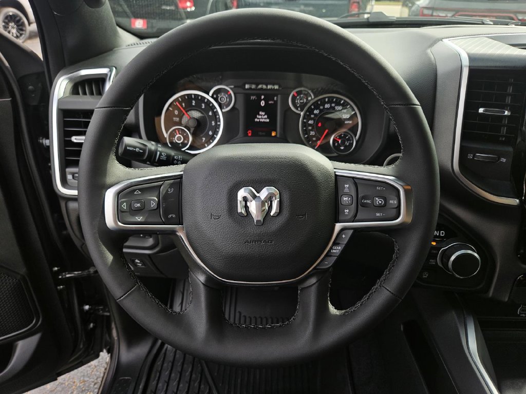Used 2026 RAM 1500 4x4 Crew Cab image 17