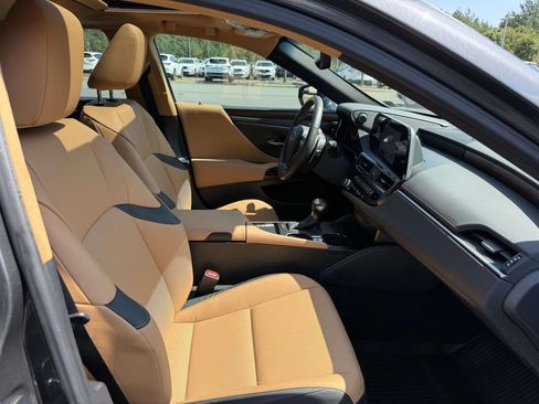 Used 2023 Lexus ES 350 w/ Premium Package FWD image 14