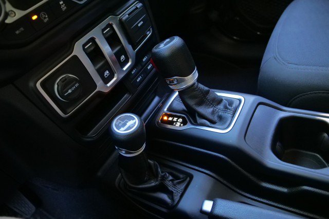 Used 2022 Jeep Wrangler Sport AWD/4WD image 22