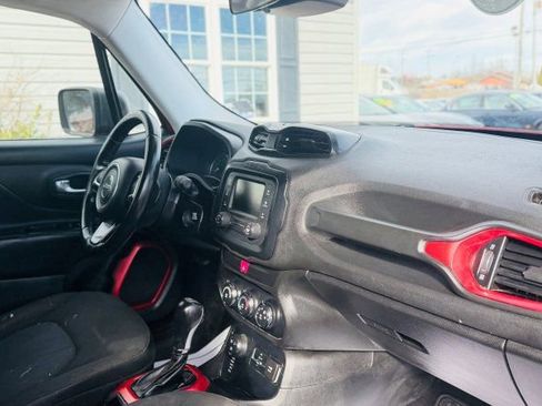 Used 2016 Jeep Renegade Trailhawk image 13
