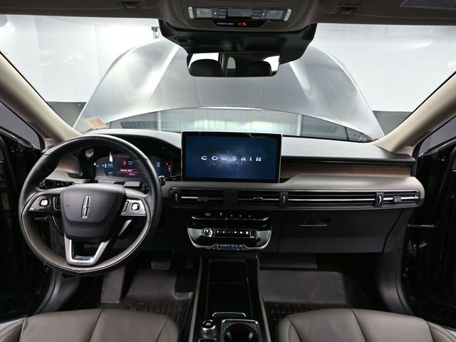 Used 2025 Lincoln Corsair Reserve w/ Jet Appearance Package AWD/4WD image 19