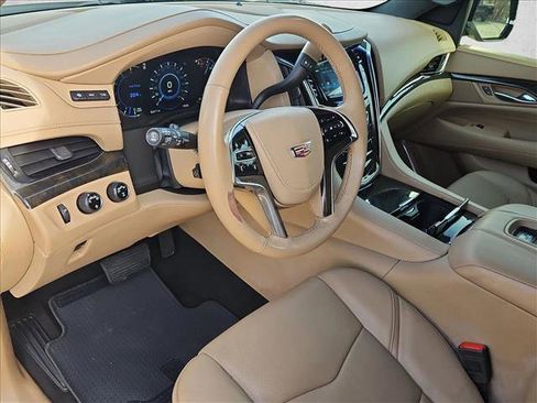 Used 2019 Cadillac Escalade Platinum image 10