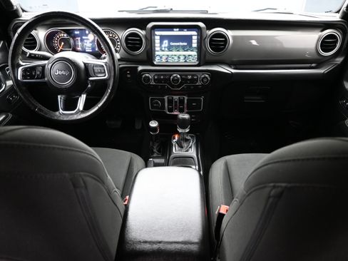 Used 2018 Jeep Wrangler Unlimited Sahara AWD/4WD image 14