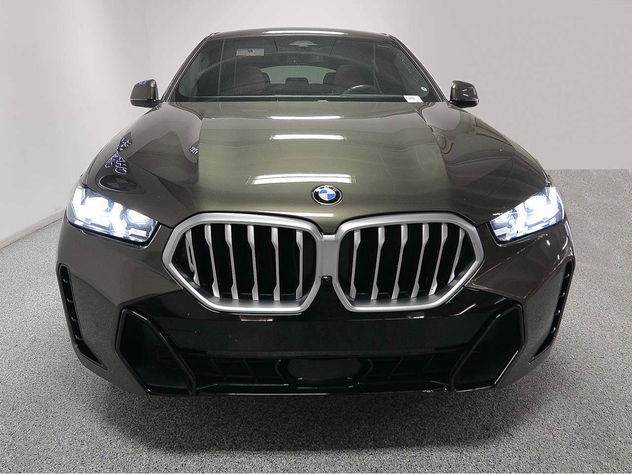Used 2024 BMW X6 xDrive40i w/ Premium Package AWD/4WD image 2