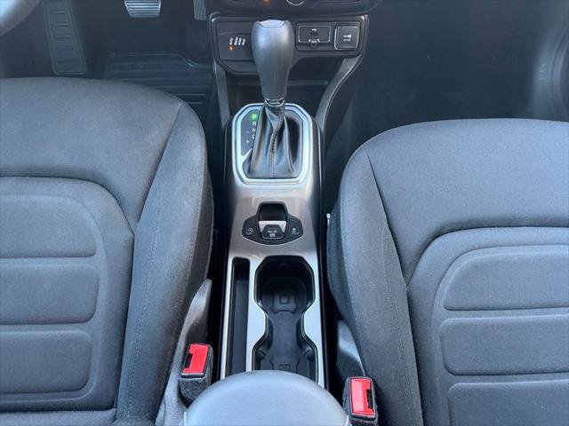 Certified 2022 Jeep Renegade Latitude AWD/4WD image 19
