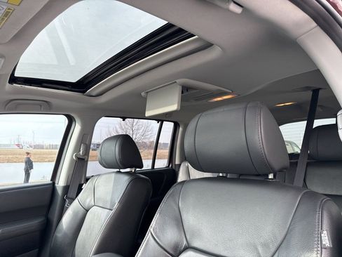 Used 2015 Honda Pilot Touring image 12