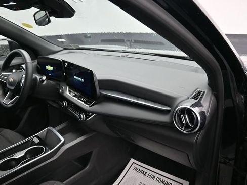 Used 2025 Chevrolet Equinox LT image 10