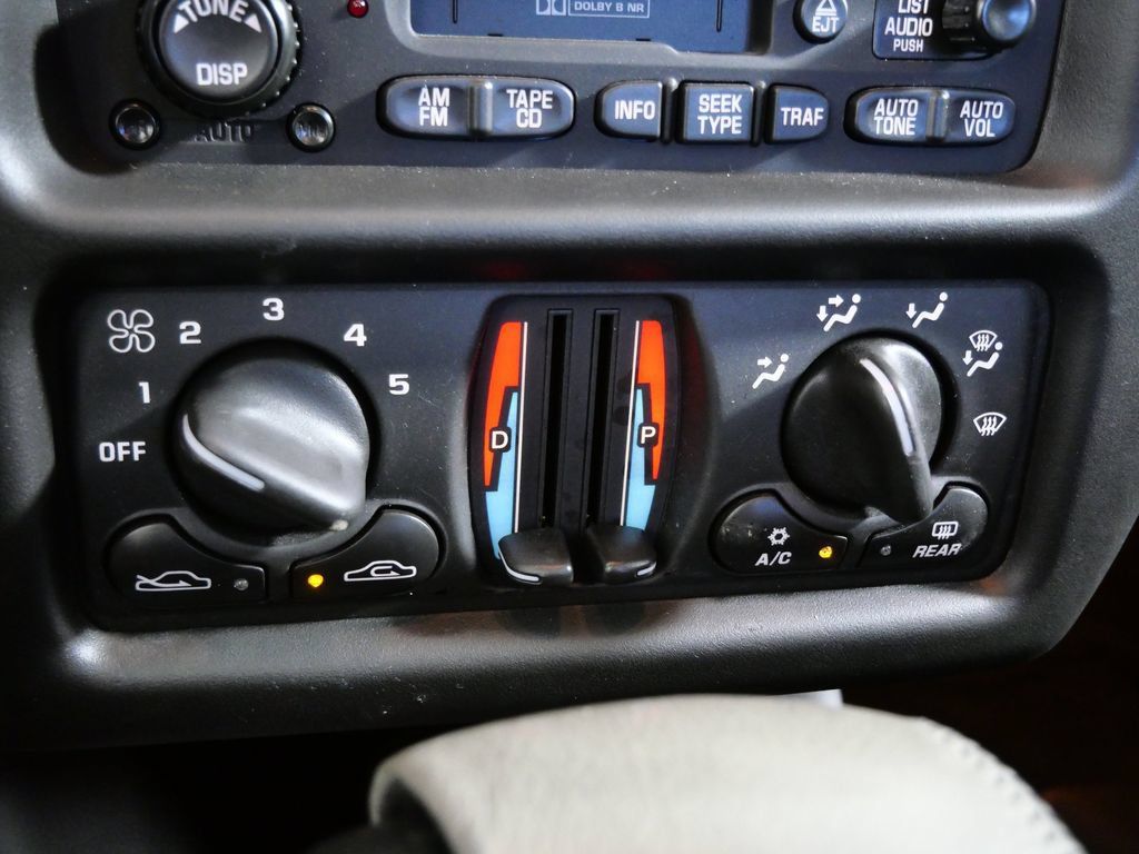 Used 2001 Chevrolet Monte Carlo SS FWD image 19