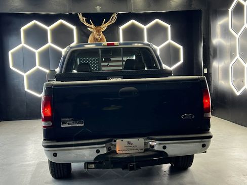 Used 2006 Ford F250 Lariat RWD image 11