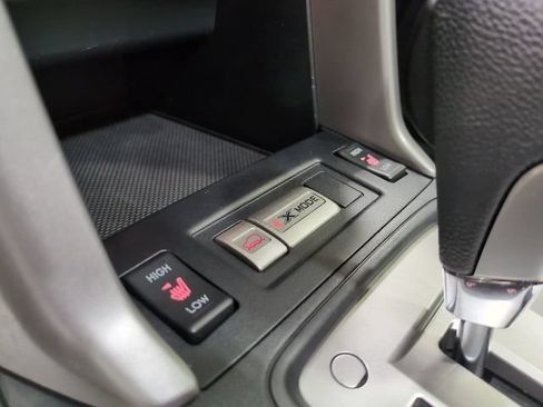 Used 2018 Subaru Forester 2.5i Limited AWD/4WD image 10