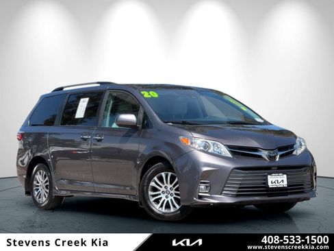 Used 2020 Toyota Sienna XLE w/ XLE Navigation Package FWD image 1