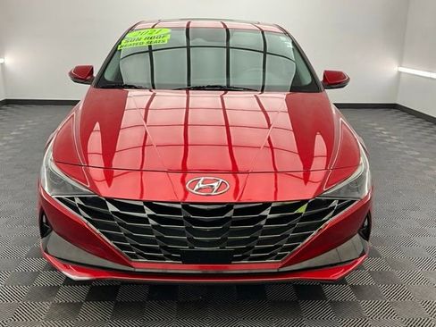 Used 2021 Hyundai Elantra SEL w/ Convenience + Premium Package FWD image 2