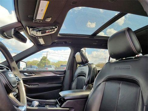 Used 2023 Jeep Grand Cherokee L Overland image 13