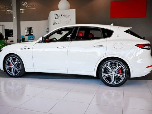 Used 2023 Maserati Levante GT AWD/4WD image 9