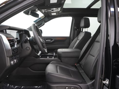 Used 2025 GMC Yukon Denali AWD/4WD image 25