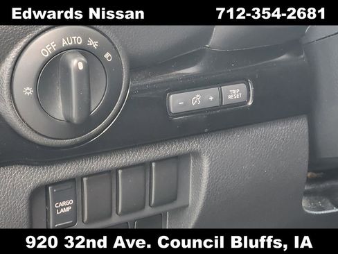 Used 2023 Nissan Titan SV image 25