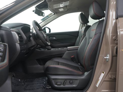 Used 2025 Nissan Rogue SV w/ Rock Creek Premium Package image 23