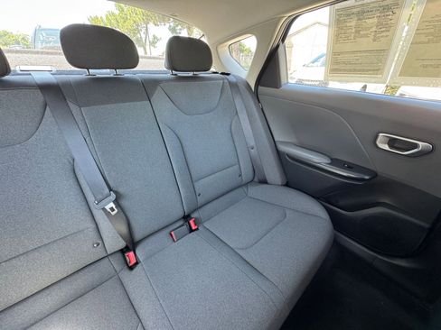 Used 2025 Kia K4 FWD image 37