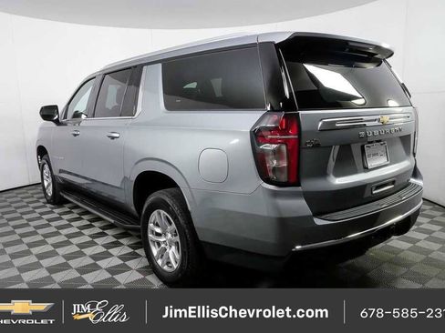 Certified 2024 Chevrolet Suburban LT RWD image 3