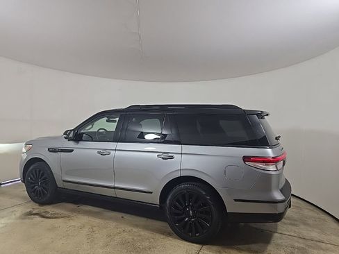 Used 2023 Lincoln Navigator Black Label image 4