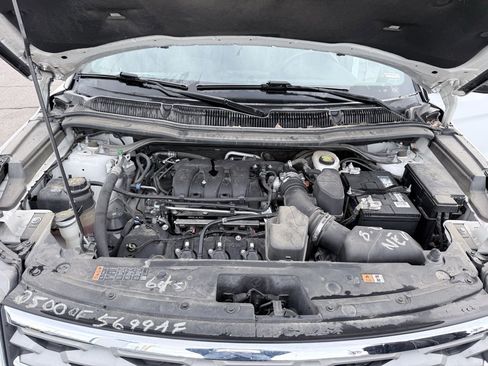 Used 2018 Ford Explorer XLT image 32