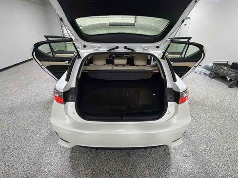 Used 2017 Lexus CT 200h FWD image 26
