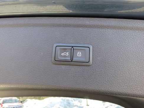 Used 2018 Audi Q5 2.0T Premium Plus w/ Premium Plus Package image 18