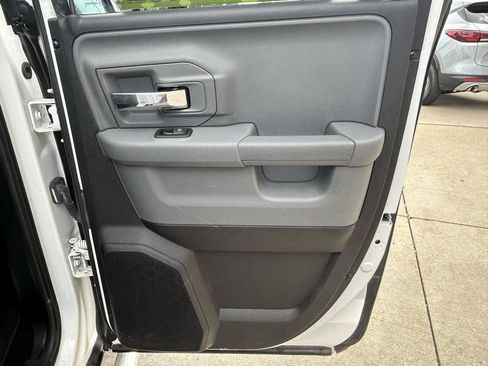 Used 2015 RAM 1500 Classic SLT AWD/4WD image 15