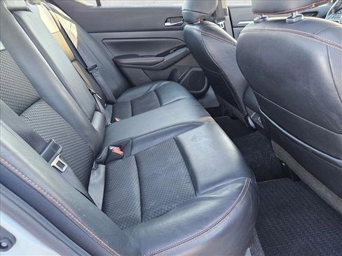 Used 2024 Nissan Altima 2.5 SR FWD image 17