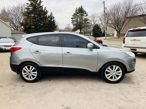 Used 2010 Hyundai Tucson Limited w/ Premium Pkg 4 image 2