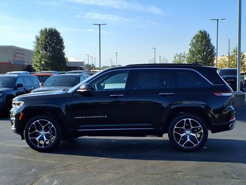 New 2025 Jeep Grand Cherokee Summit image 3