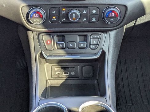 Used 2019 GMC Terrain SLT w/ LPO, Floor Liner Package image 20