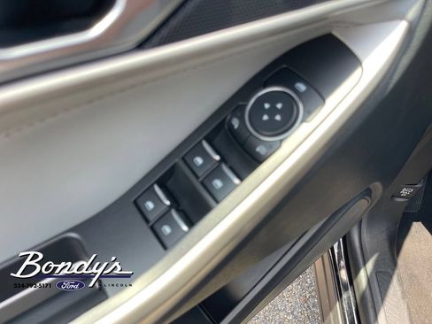 Used 2023 Ford Explorer XLT w/ Equipment Group 202A RWD image 8