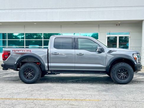 Used 2025 Ford F150 Raptor image 3