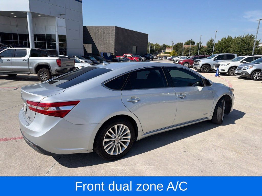 Used 2013 Toyota Avalon Limited w/ Technology Pkg FWD image 3