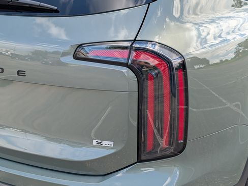 Certified 2025 Kia Telluride AWD image 17
