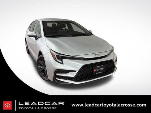 Used 2026 Toyota Corolla SE w/ SE Package FWD image 1