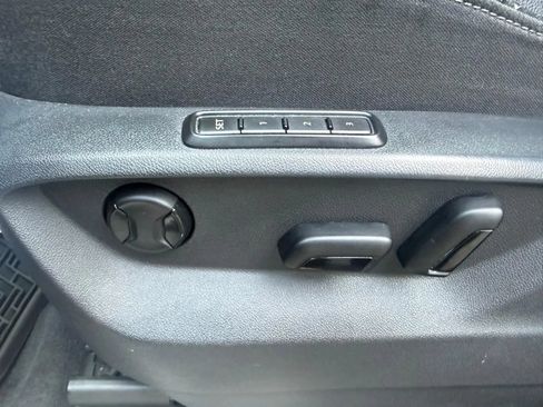 Used 2018 Volkswagen Atlas SEL FWD image 26