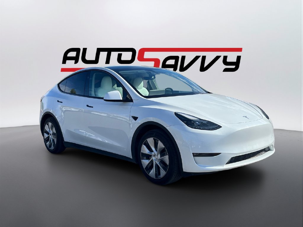 Used 2024 Tesla Model Y Long Range AWD/4WD image 3