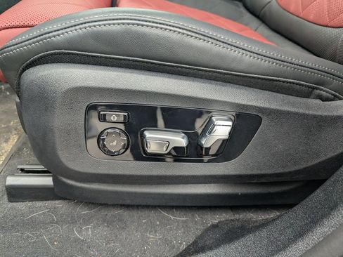 Used 2026 BMW X6 xDrive40i w/ Climate Comfort Package image 16