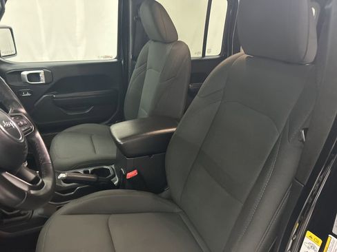 Used 2019 Jeep Wrangler Unlimited Sport S image 24