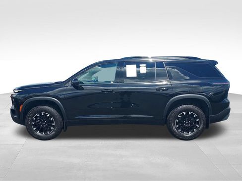 Used 2025 Chevrolet Traverse Z71 w/ LPO, Floor Liner Package AWD/4WD image 2
