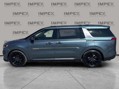 Used 2024 Kia Carnival SX Prestige image 2