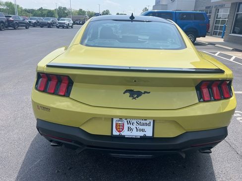 New 2025 Ford Mustang Coupe image 4