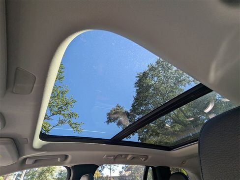 Certified 2025 Volvo XC90 B6 Plus image 22