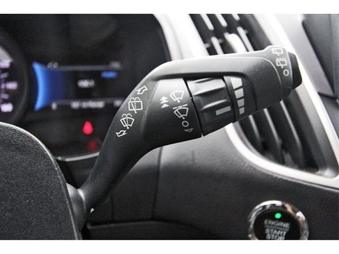 Used 2023 Ford Edge SEL image 17